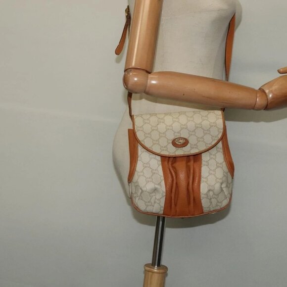 GUCCI GG Plus Supreme Shoulder Bag PVC Beige Gold Auth 139096 - Picture 3 of 16